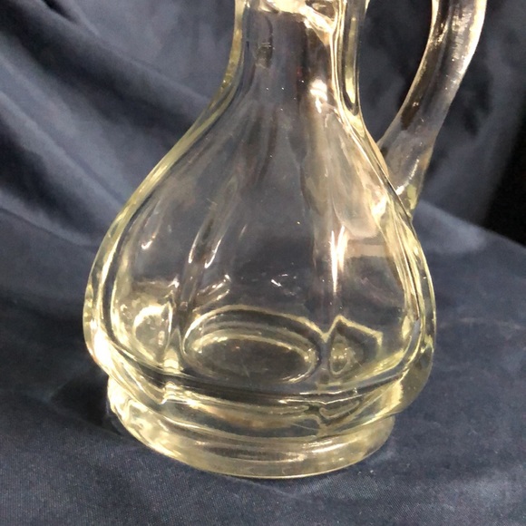 Vintage nice glass cruet with stopper for oil or vinegar at the table 7” tall - Picture 2 of 9
